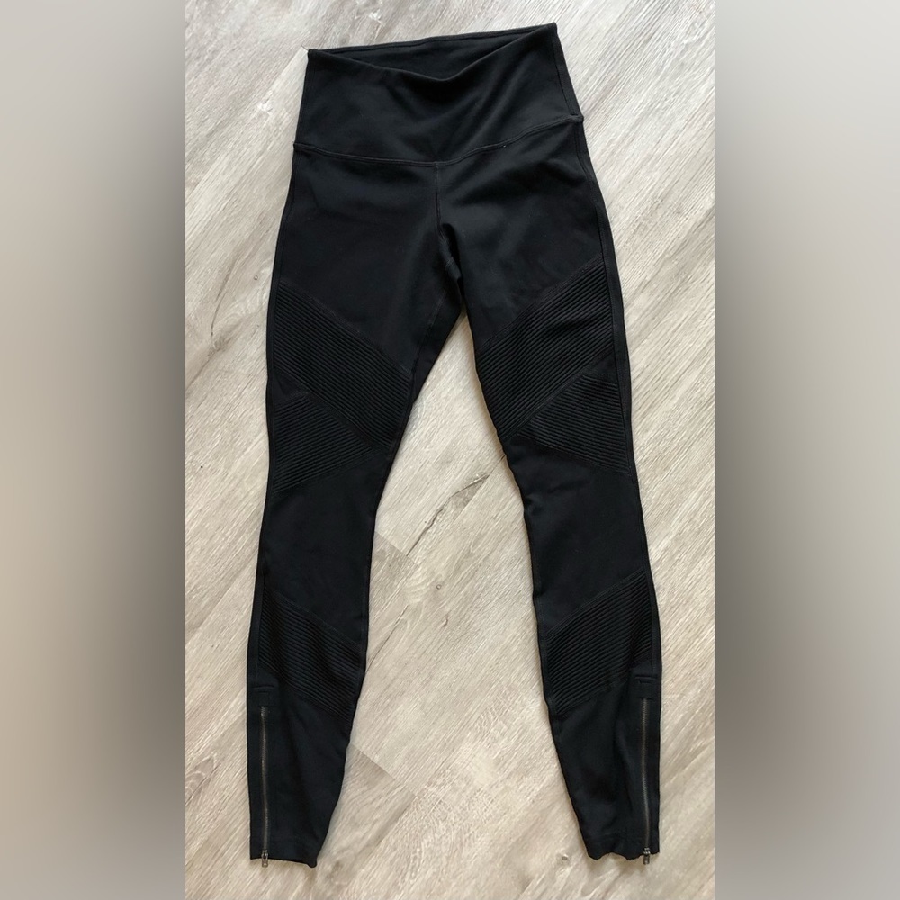 Athleta full length legging black pants with ribbing and zipper XXS